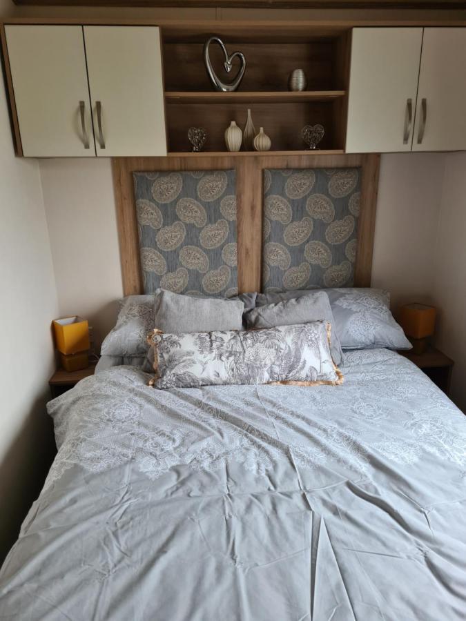 Hot Tub Hols 3 Bed Caravan At 42 Kingfisher Court Tattershall Kültér fotó
